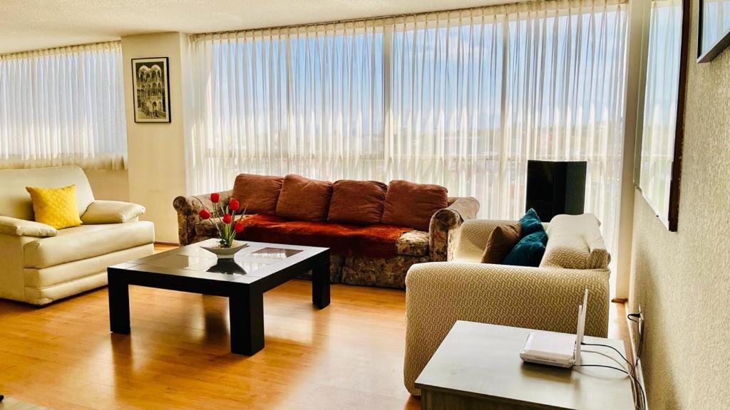 Gelati 1parking 2br 2ba *